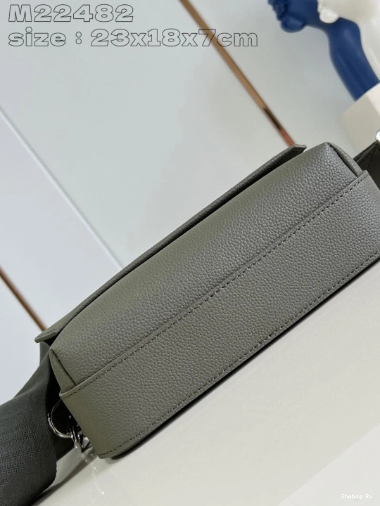 VUITTON Messenger-23.5*18*7CM Fastline LOUIS 0726